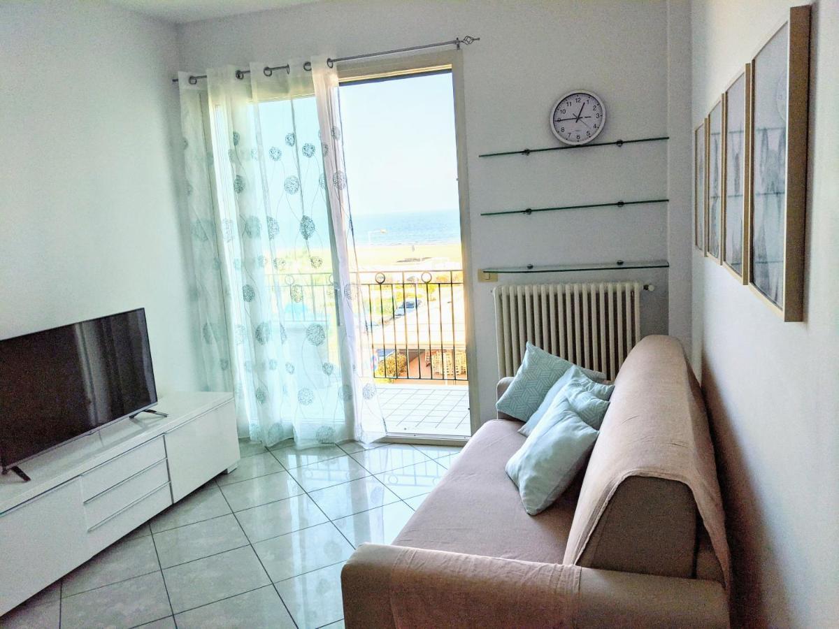 Appartamento A Riccione Con Balconcino Vista Mare Exterior foto